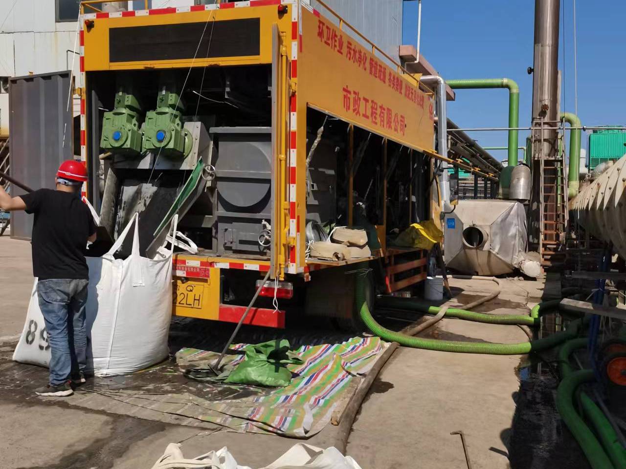 同江淤泥压干处理